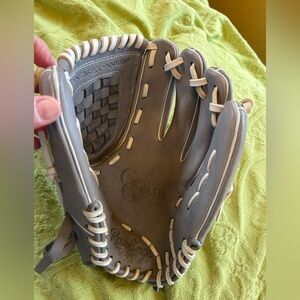 Rawlings GG Elite 12.5.” Fast pitch softball glove.